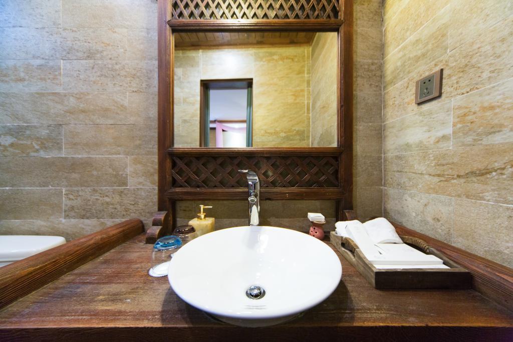Lijiang Yuntian Palace Hotel Dış mekan fotoğraf